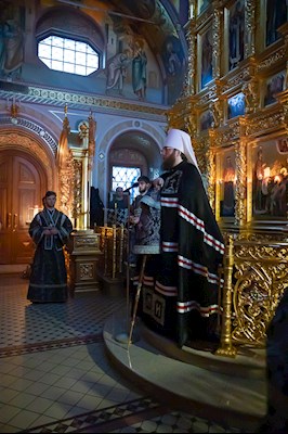 Митрополит Игнатий совершил великое повечерие с чтением канона преподобного Андрея Критского в Свято-Троицком кафедральном соборе г. Саратова