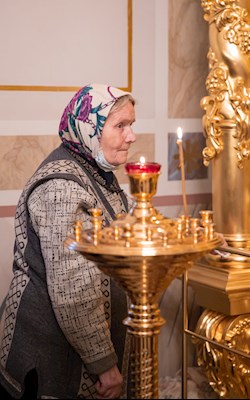 Митрополит Игнатий совершил великую вечерню в соединении с Литургией святителя Василия Великого в Свято-Троицком соборе г. Саратова