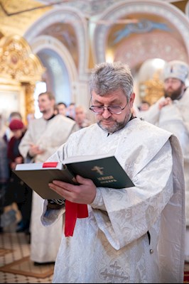 Митрополит Игнатий совершил великую вечерню в соединении с Литургией святителя Василия Великого в Свято-Троицком соборе г. Саратова
