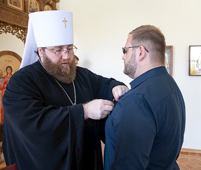 Митрополит Игнатий вручил награды сотрудникам Саратовского епархиального управления