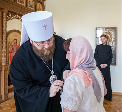 Митрополит Игнатий вручил награды сотрудникам Саратовского епархиального управления
