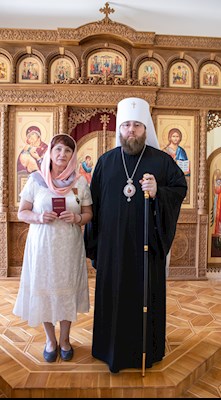 Митрополит Игнатий вручил награды сотрудникам Саратовского епархиального управления