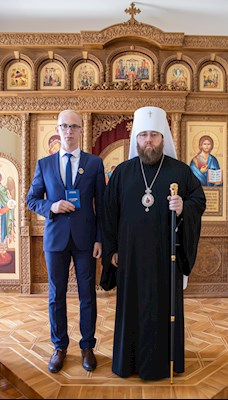 Митрополит Игнатий вручил награды сотрудникам Саратовского епархиального управления