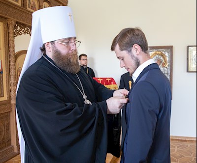 Митрополит Игнатий вручил награды сотрудникам Саратовского епархиального управления