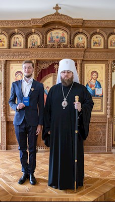 Митрополит Игнатий вручил награды сотрудникам Саратовского епархиального управления