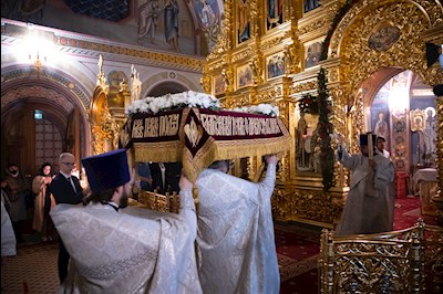 Митрополит Игнатий совершил ночное пасхальное богослужение