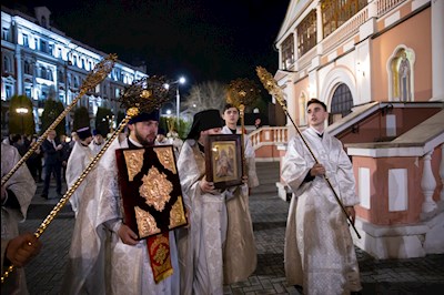 Митрополит Игнатий совершил ночное пасхальное богослужение