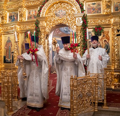 Митрополит Игнатий совершил ночное пасхальное богослужение