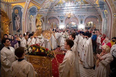 Митрополит Игнатий совершил ночное пасхальное богослужение