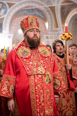 Митрополит Игнатий совершил ночное пасхальное богослужение