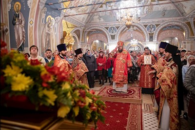 Митрополит Игнатий совершил ночное пасхальное богослужение