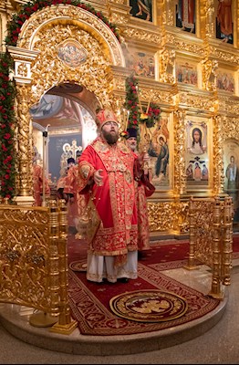 Митрополит Игнатий совершил ночное пасхальное богослужение