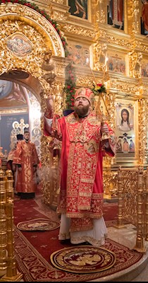 Митрополит Игнатий совершил ночное пасхальное богослужение