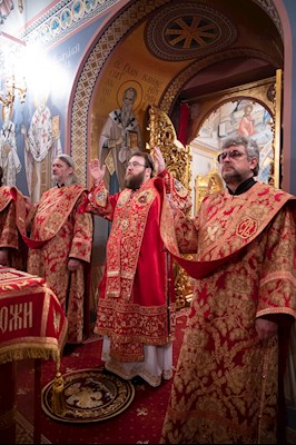 Митрополит Игнатий совершил ночное пасхальное богослужение