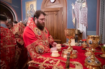 Митрополит Игнатий совершил ночное пасхальное богослужение