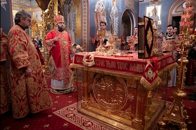 Митрополит Игнатий совершил ночное пасхальное богослужение