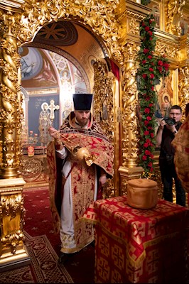 Митрополит Игнатий совершил ночное пасхальное богослужение