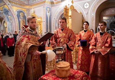 Митрополит Игнатий совершил ночное пасхальное богослужение
