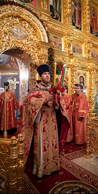 Митрополит Игнатий совершил ночное пасхальное богослужение