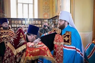 Митрополит Игнатий совершил Великую пасхальную вечерню в Покровском соборе г. Саратова