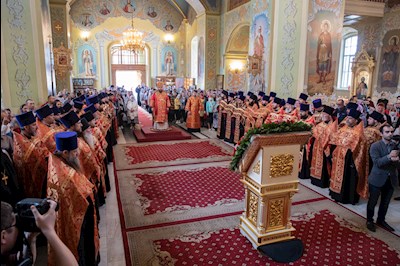 Митрополит Игнатий совершил Великую пасхальную вечерню в Покровском соборе г. Саратова