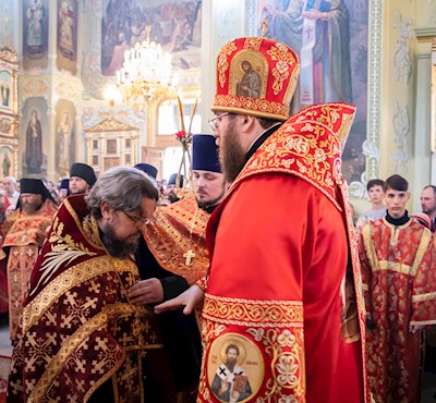 Митрополит Игнатий совершил Великую пасхальную вечерню в Покровском соборе г. Саратова
