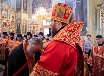 Митрополит Игнатий совершил Великую пасхальную вечерню в Покровском соборе г. Саратова