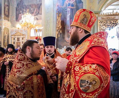 Митрополит Игнатий совершил Великую пасхальную вечерню в Покровском соборе г. Саратова