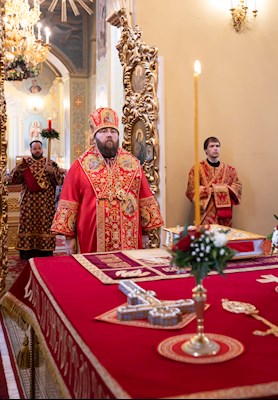 Митрополит Игнатий совершил Великую пасхальную вечерню в Покровском соборе г. Саратова