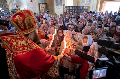 Митрополит Игнатий совершил Великую пасхальную вечерню в Покровском соборе г. Саратова