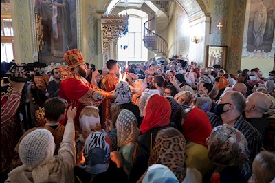 Митрополит Игнатий совершил Великую пасхальную вечерню в Покровском соборе г. Саратова