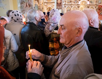 Митрополит Игнатий совершил Великую пасхальную вечерню в Покровском соборе г. Саратова