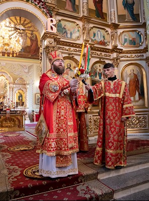 Митрополит Игнатий совершил Великую пасхальную вечерню в Покровском соборе г. Саратова