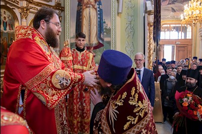 Митрополит Игнатий совершил Великую пасхальную вечерню в Покровском соборе г. Саратова