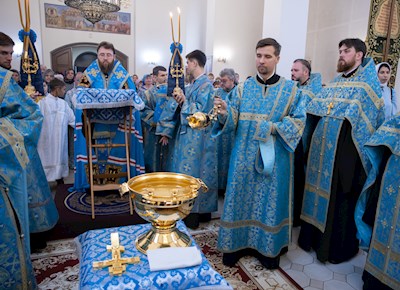 Митрополит Игнатий совершил молебен перед иконой Божией Матери «Победительная»
