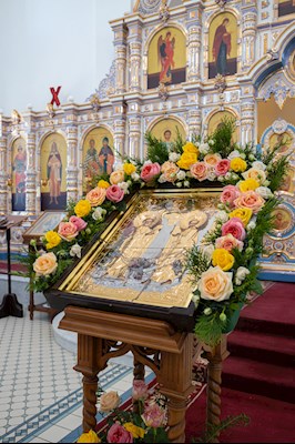 Митрополит Игнатий совершил Великое освящение храма святых первоверховных апостолов Петра и Павла г. Аткарска и Божественную литургию в новоосвященном храме