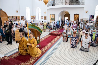 Митрополит Игнатий совершил Великое освящение храма святых первоверховных апостолов Петра и Павла г. Аткарска и Божественную литургию в новоосвященном храме