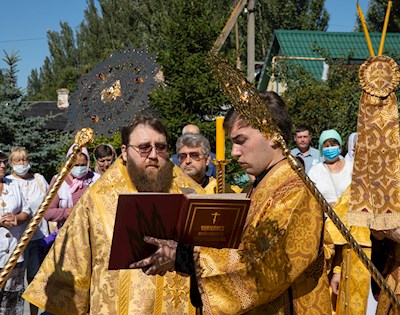 Митрополит Игнатий совершил Великое освящение храма святых первоверховных апостолов Петра и Павла г. Аткарска и Божественную литургию в новоосвященном храме