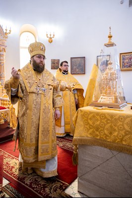 Митрополит Игнатий совершил Великое освящение храма святых первоверховных апостолов Петра и Павла г. Аткарска и Божественную литургию в новоосвященном храме