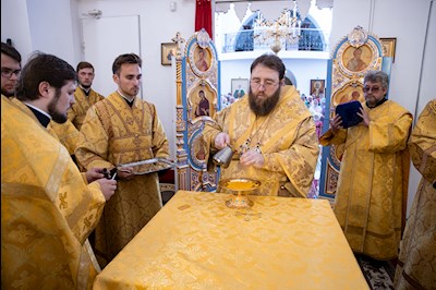 Митрополит Игнатий совершил Великое освящение храма святых первоверховных апостолов Петра и Павла г. Аткарска и Божественную литургию в новоосвященном храме