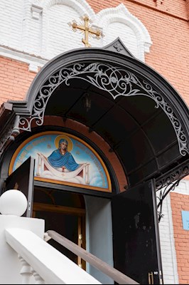 Митрополит Игнатий совершил Божественную литургию в храме в честь Покрова Пресвятой Богородицы г. Петровска
