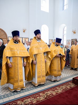 Митрополит Игнатий совершил Великое освящение храма святых первоверховных апостолов Петра и Павла г. Аткарска и Божественную литургию в новоосвященном храме
