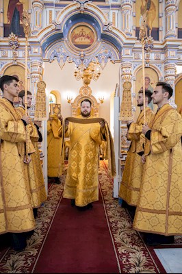 Митрополит Игнатий совершил Великое освящение храма святых первоверховных апостолов Петра и Павла г. Аткарска и Божественную литургию в новоосвященном храме