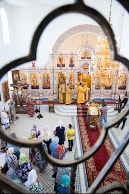 Митрополит Игнатий совершил Великое освящение храма святых первоверховных апостолов Петра и Павла г. Аткарска и Божественную литургию в новоосвященном храме