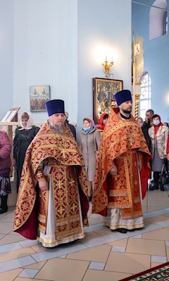 Митрополит Игнатий совершил Божественную литургию в храме в честь Покрова Пресвятой Богородицы г. Петровска