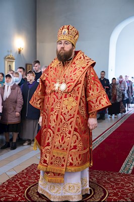 Митрополит Игнатий совершил Божественную литургию в храме в честь Покрова Пресвятой Богородицы г. Петровска