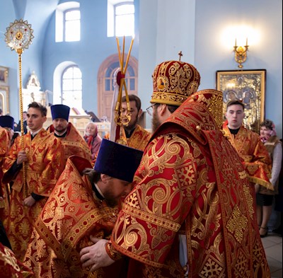 Митрополит Игнатий совершил Божественную литургию в храме в честь Покрова Пресвятой Богородицы г. Петровска