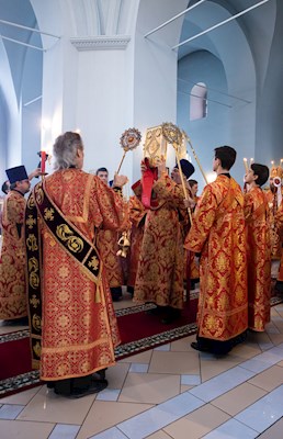 Митрополит Игнатий совершил Божественную литургию в храме в честь Покрова Пресвятой Богородицы г. Петровска