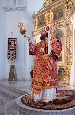 Митрополит Игнатий совершил Божественную литургию в храме в честь Покрова Пресвятой Богородицы г. Петровска