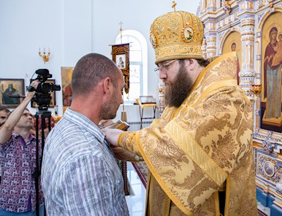 Митрополит Игнатий совершил Великое освящение храма святых первоверховных апостолов Петра и Павла г. Аткарска и Божественную литургию в новоосвященном храме